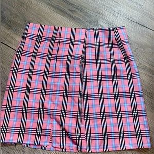 M-slit Tartan skirts for sale! Fast shipping and good customer service